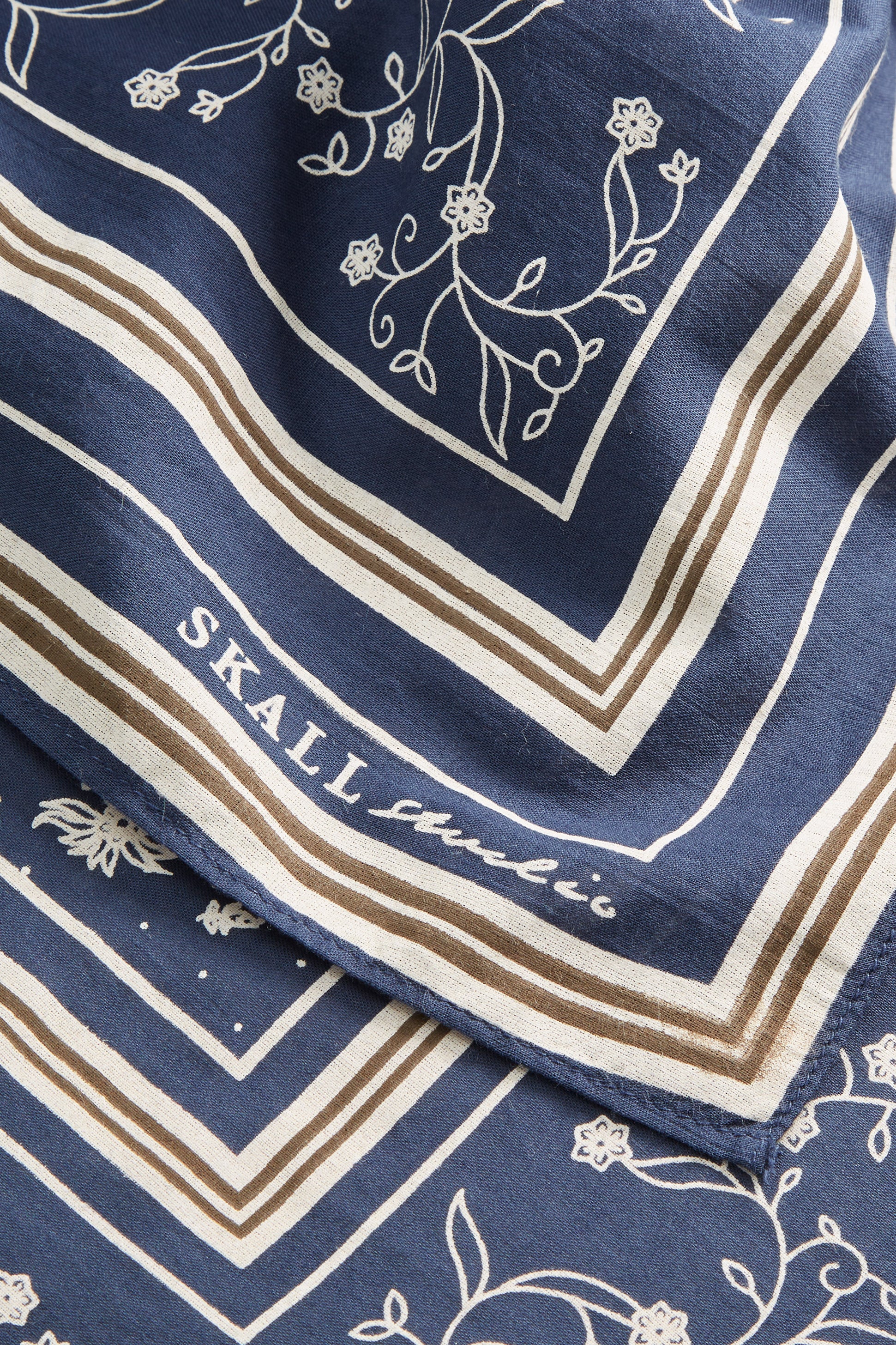 Skall Studio Skall classic scarf 90x90 Scarf Dark navy